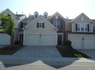 8218 Pilots View Dr, Raleigh, NC 27617
