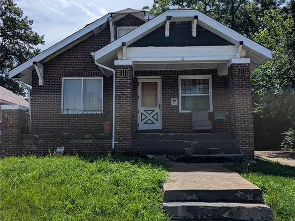 32 Blakemore Pl, Saint Louis, MO 63121