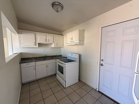 5th image of 3765 W 8th St #5