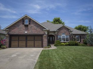 1215 W Faye Rd, Nixa, MO 65714