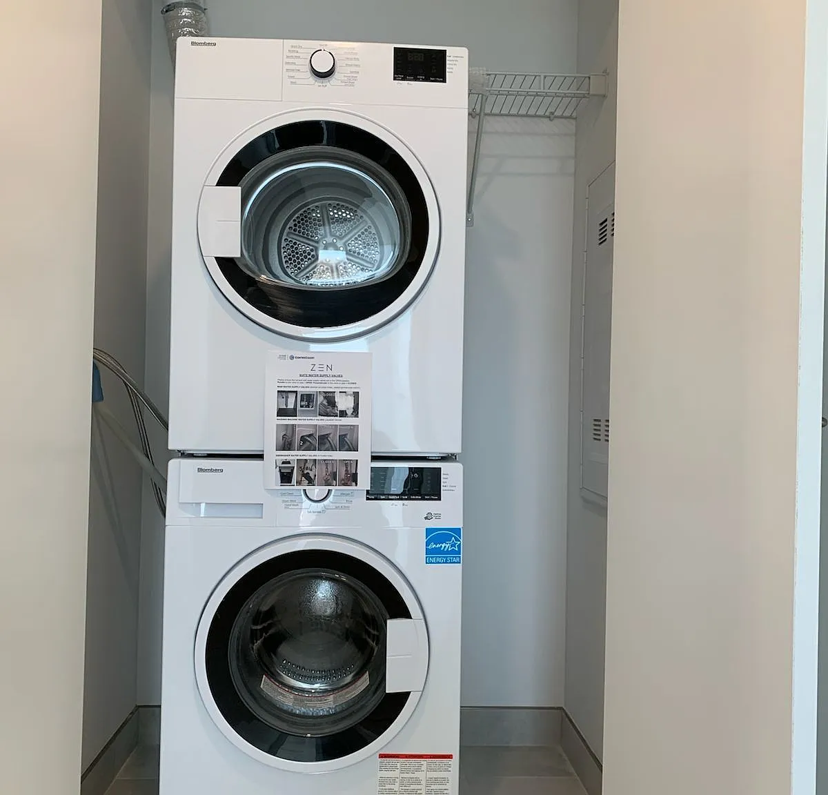 Zen King West Condo — Photo 4