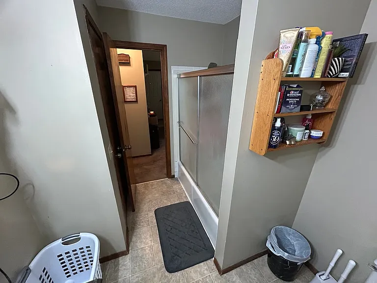 800 E Overton St — Photo 10