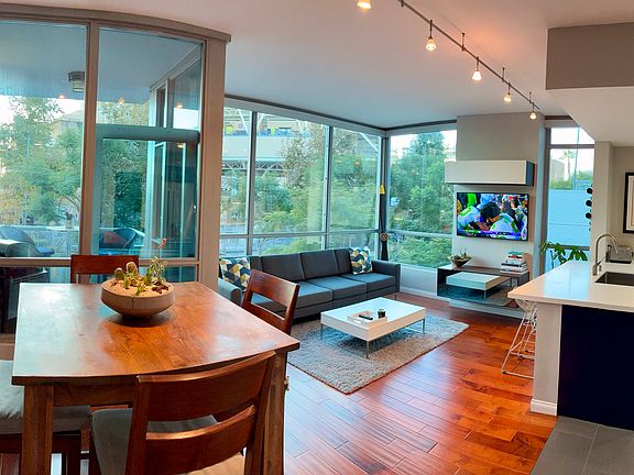 2nd image of 206 Park Blvd Unit 203