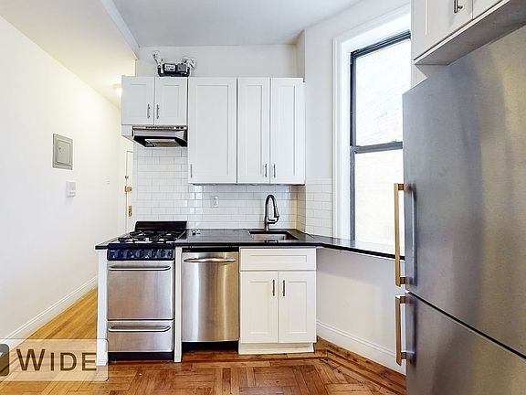 3rd image of 226 E 36th St APT 1D