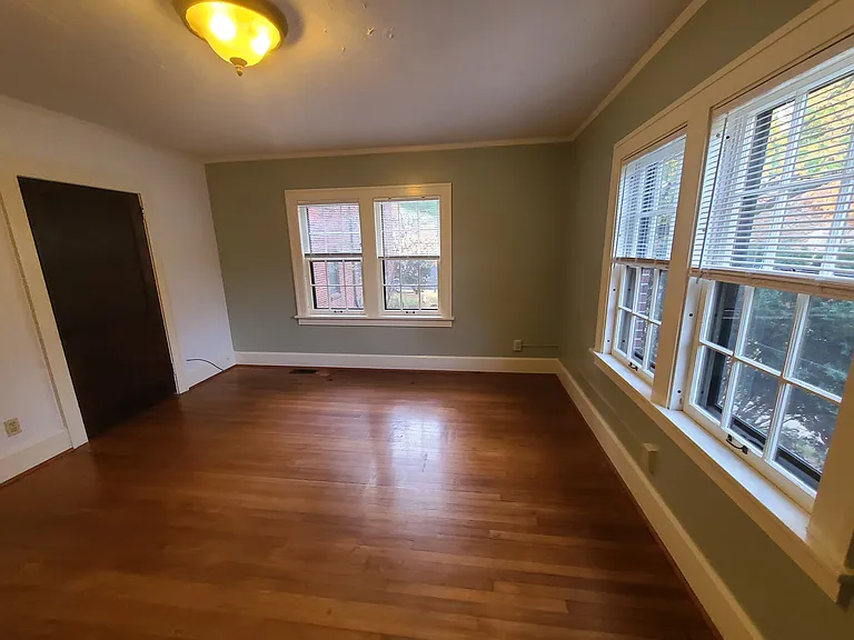 4814 Woodland Ave — Photo 6