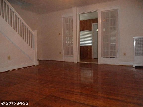 Bright & Spacious Living Area