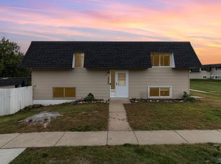 3940 Upper 75th St E, Inver Grove Heights, MN 55076