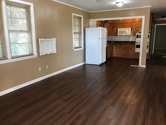 2nd image of 1218 Southwest Blvd