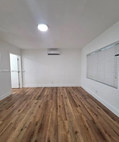 1650 SW 3rd St #3 — Photo 3