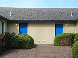 322 Lorraine Ave APT C, Eagle Point, OR 97524