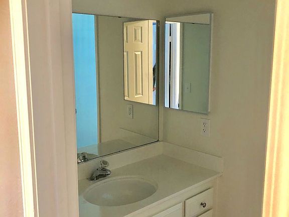 2nd image of 4011 Ingalls St APT 4