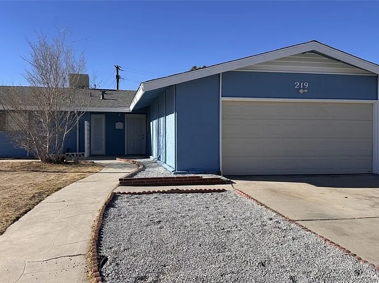 219 N Norma St — Photo 2