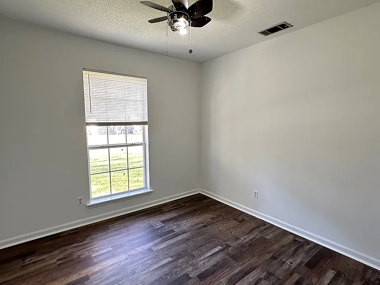 118 Cambridge Dr — Photo 8