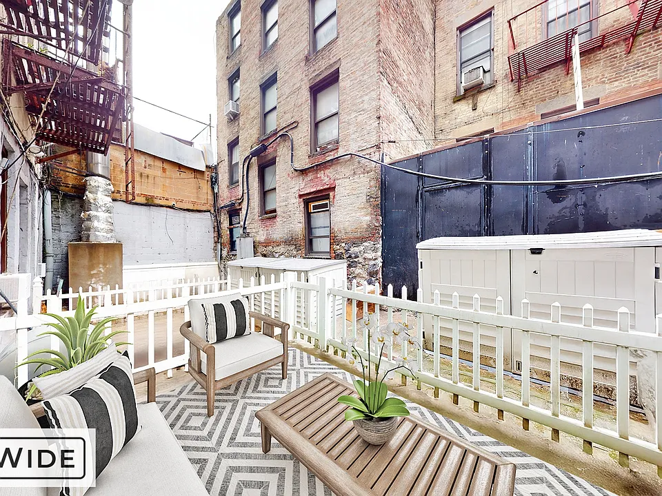 234 Mulberry St #2