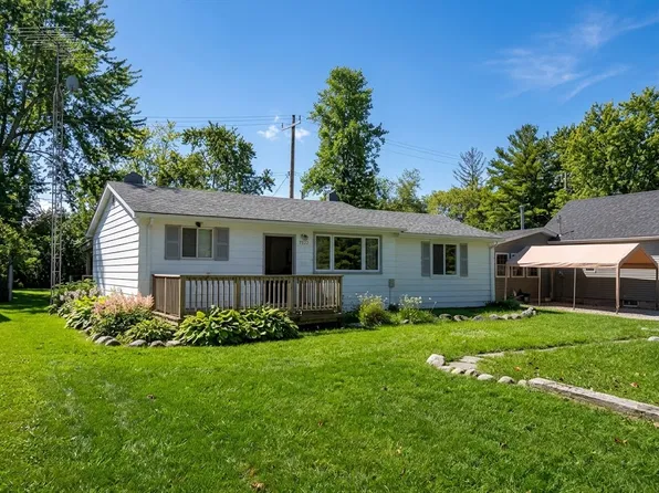 7352 Southwood Rd, Lexington, MI 48450