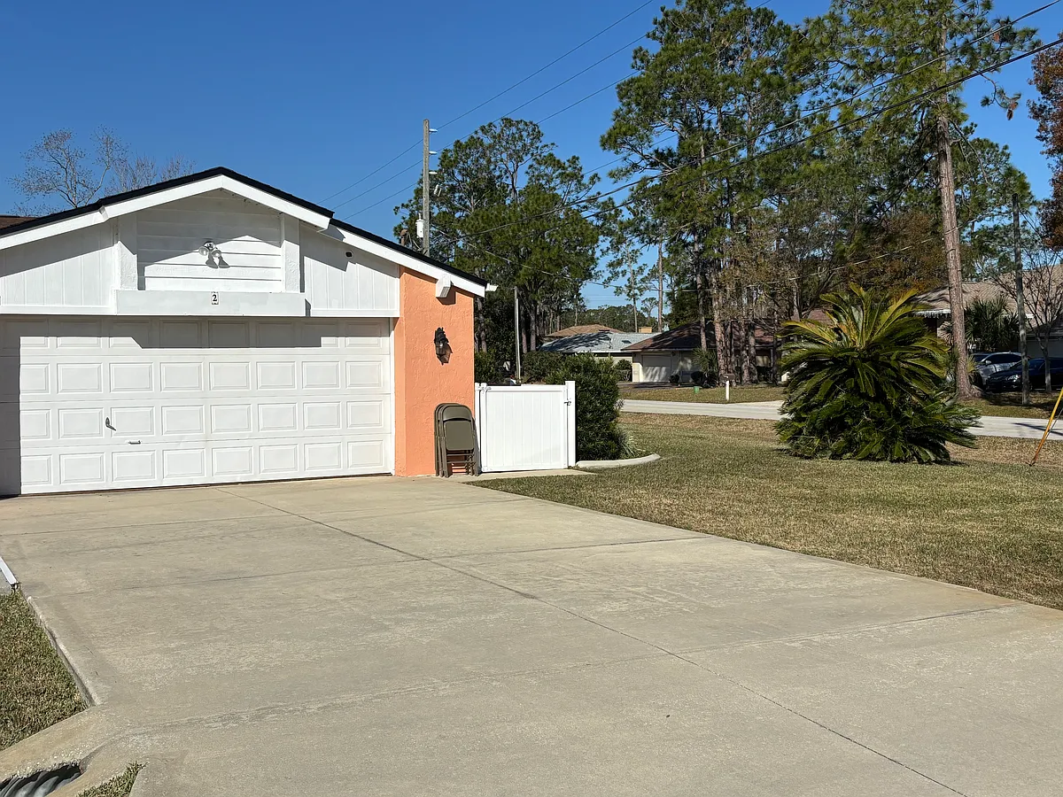 Building Photo - 2 Windermere Pl
