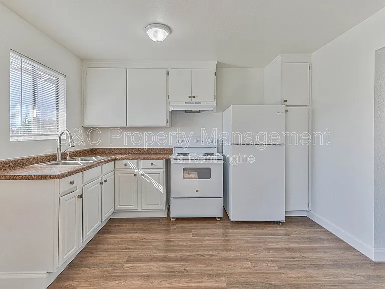 290 Pennsylvania Dr #10 — Photo 7