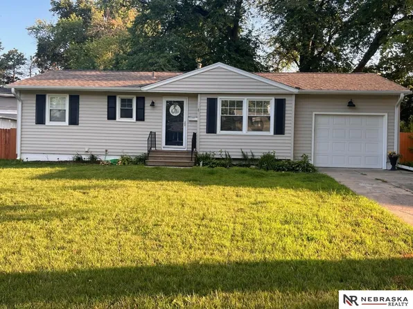 11811 Westwood Ln, Omaha, NE 68144