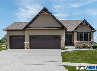 4079 Muirfield Ct, Bettendorf, IA 52722