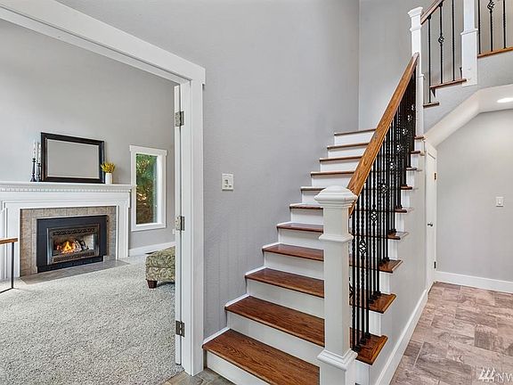 3rd image of 4021 35th Ave NW