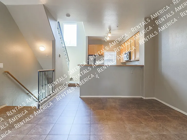 747 N Port Dr — Photo 9