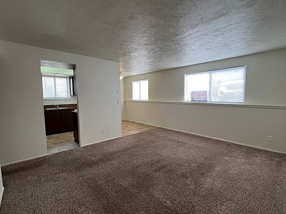 5th image of 566 Chastain Dr APT 4