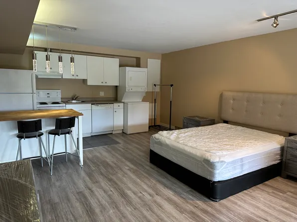 3888 Norwood Ave, North Vancouver, BC V7N 3P1