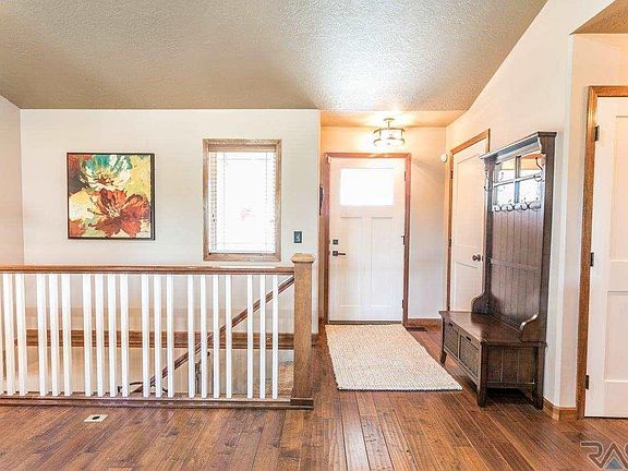 2nd image of 7604 S Courtyard Cir