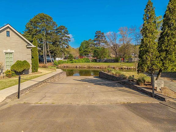 4th image of 121 Burchwood Bay Cv