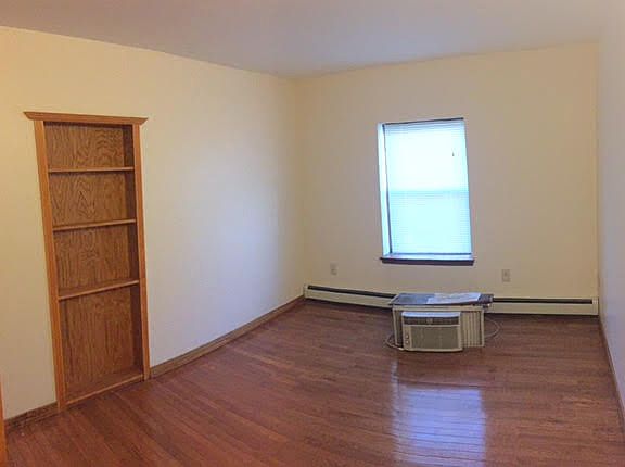 4th image of 55 Spruce St #1