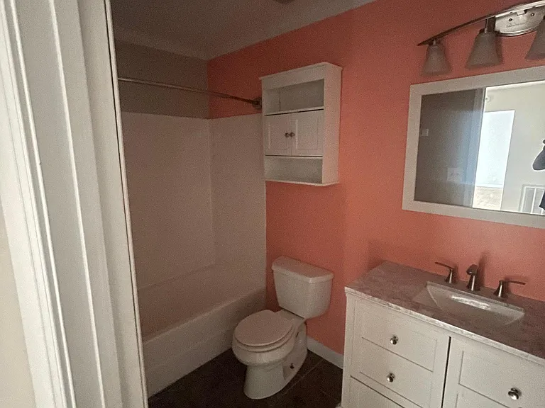 1045 Bush Ave — Photo 7