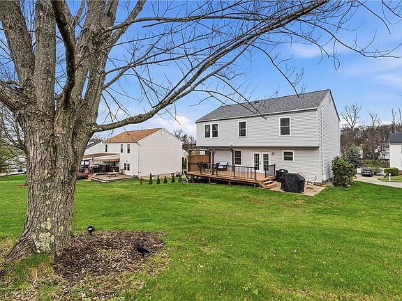 4th image of 522 Grandshire Dr