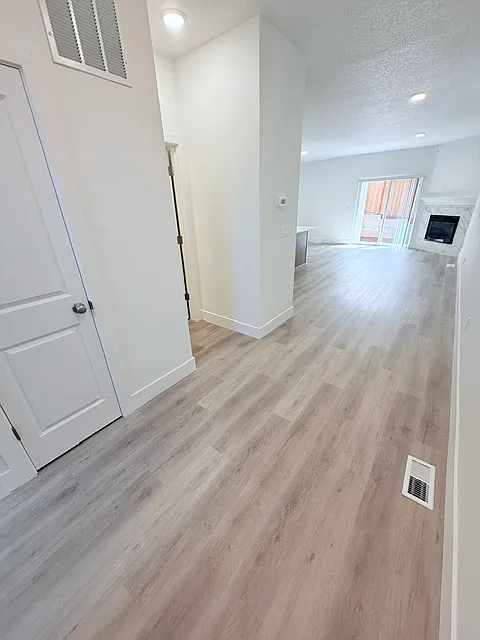 4 bed, 1868 sqft, $2,795 — Photo 4