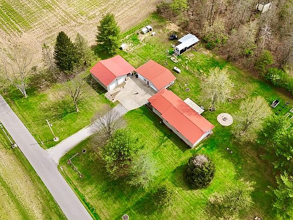 4th image of 102 Eckhart Rd