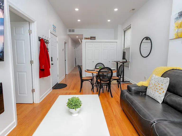 2232 W Homer St #2 — Photo 18