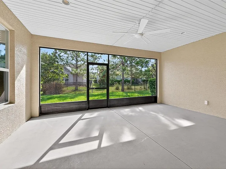 3637 NW 56th Ave — Photo 25