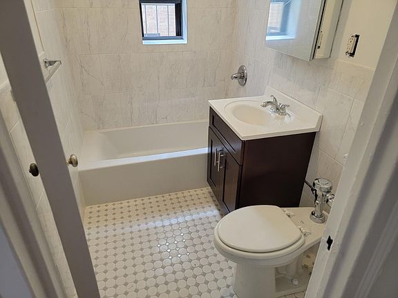 5th image of 17 Addison St Floor 3