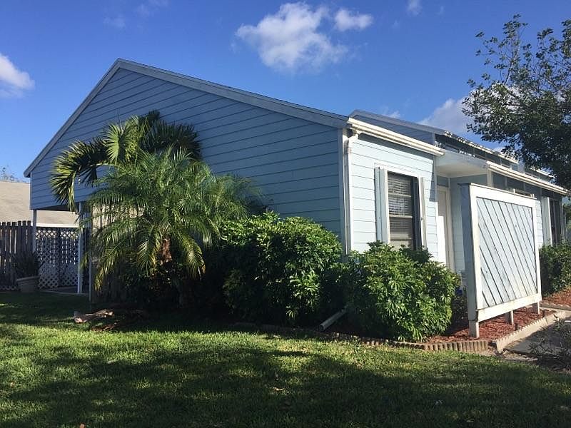 2nd image of 502 Lakewood Dr APT 10D