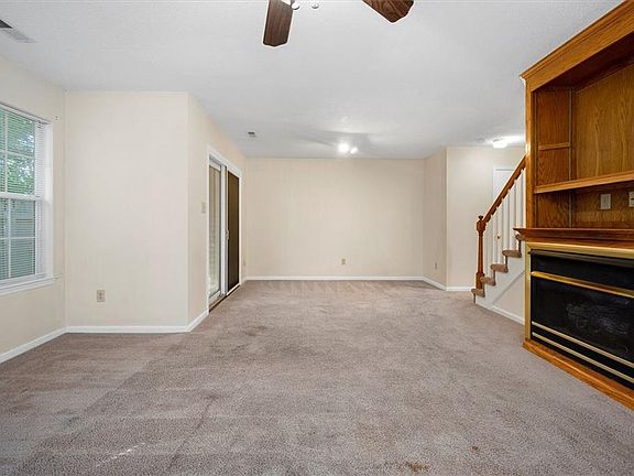 4th image of 237 N Hill Ln