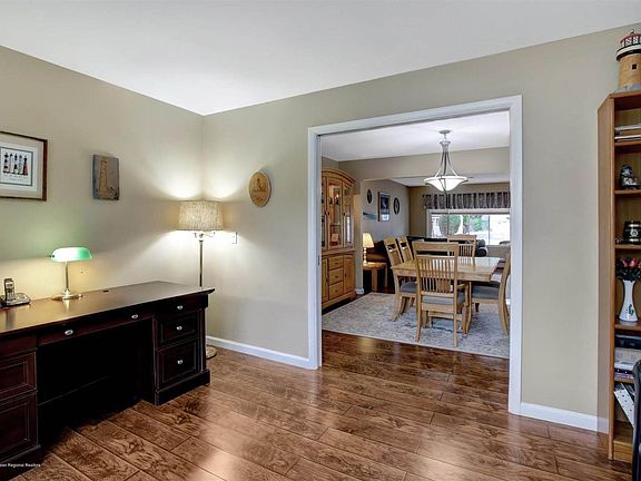 5th image of 8 Sheepshead Dr