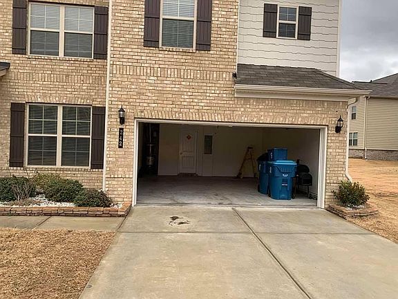 3rd image of 242 Oak Farm Ct Unit 2