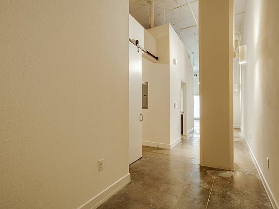 3rd image of 1401 S Flores St APT 106