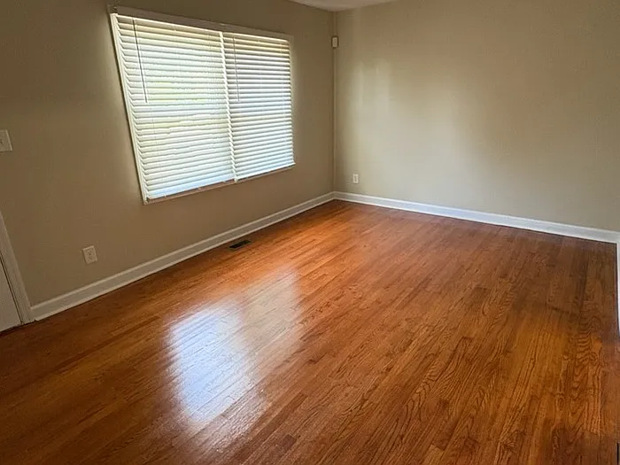 2446 Melfield Dr — Photo 5