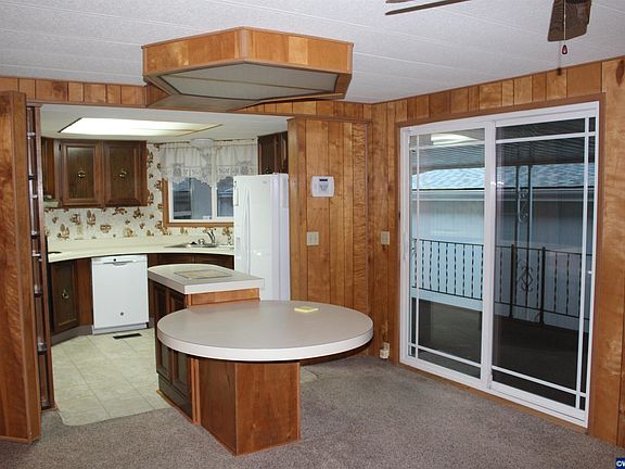 5th image of 1055 Lockhaven Dr N Unit 33