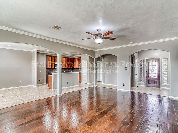 4th image of 10707 Fuqua Glen Ln