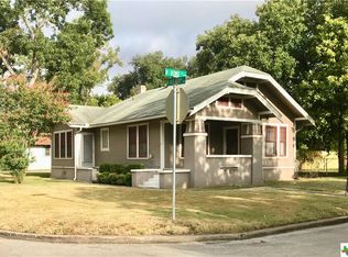 502 N Bowie St, Seguin, TX 78155