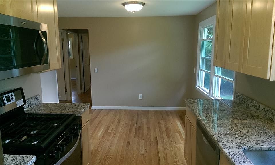 98 Grassy Plain Rd E, Riverside, RI 02915 Zillow