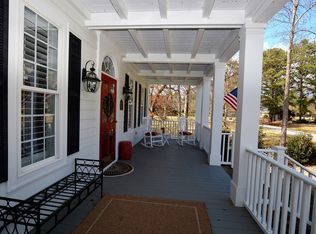8041 Clubhouse Dr, Suffolk, VA 23433