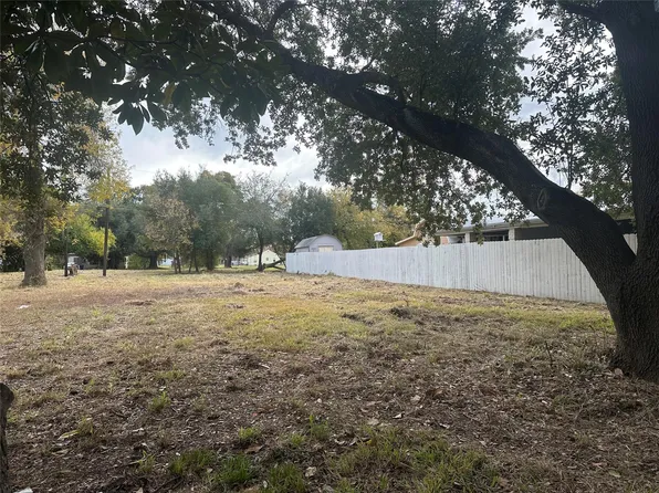 1223 3rd Ave S, Texas City, TX 77590