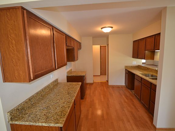 3rd image of 285 Bingham Cir